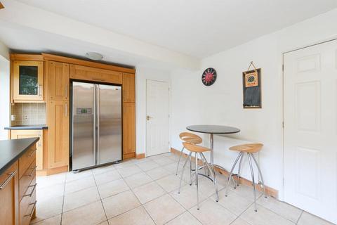 3 Beckside, Lowdham, Nottingham, NG14 7WJ