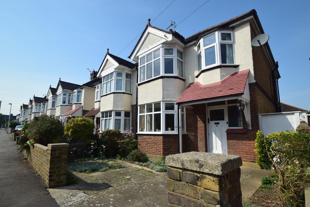 First Avenue, Gillingham, ME7 3 bed semidetached house £325,000