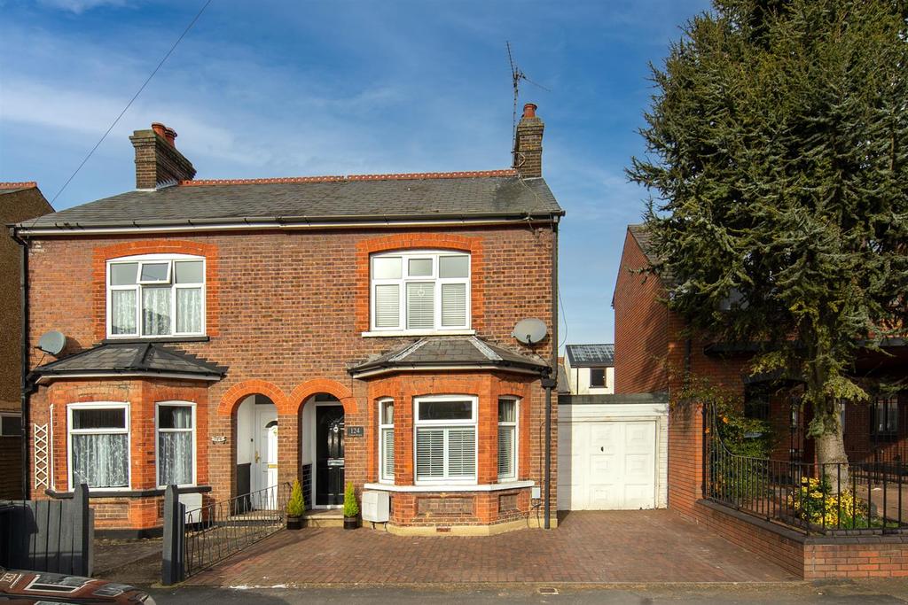 Union Street, Dunstable, Bedfordshire 3 bed semidetached house £325,000