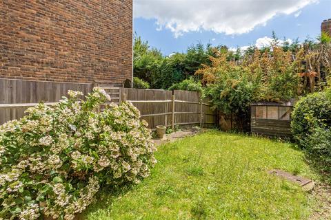 11 Hillview, London, SW20 0TA