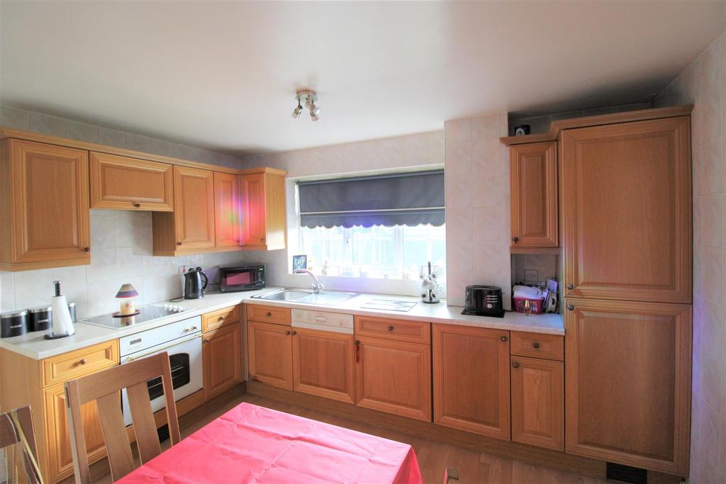 Ascot Park, Crosby. Merseyside 5 bed detached house £305,000