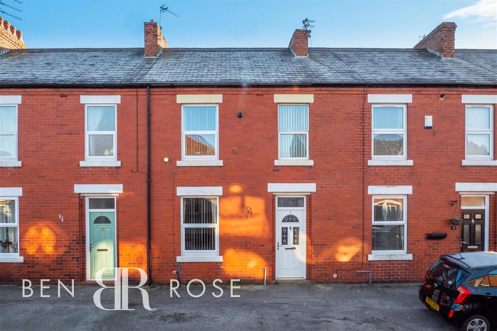 Balcarres Place, Leyland 2 bed terraced house £110,000