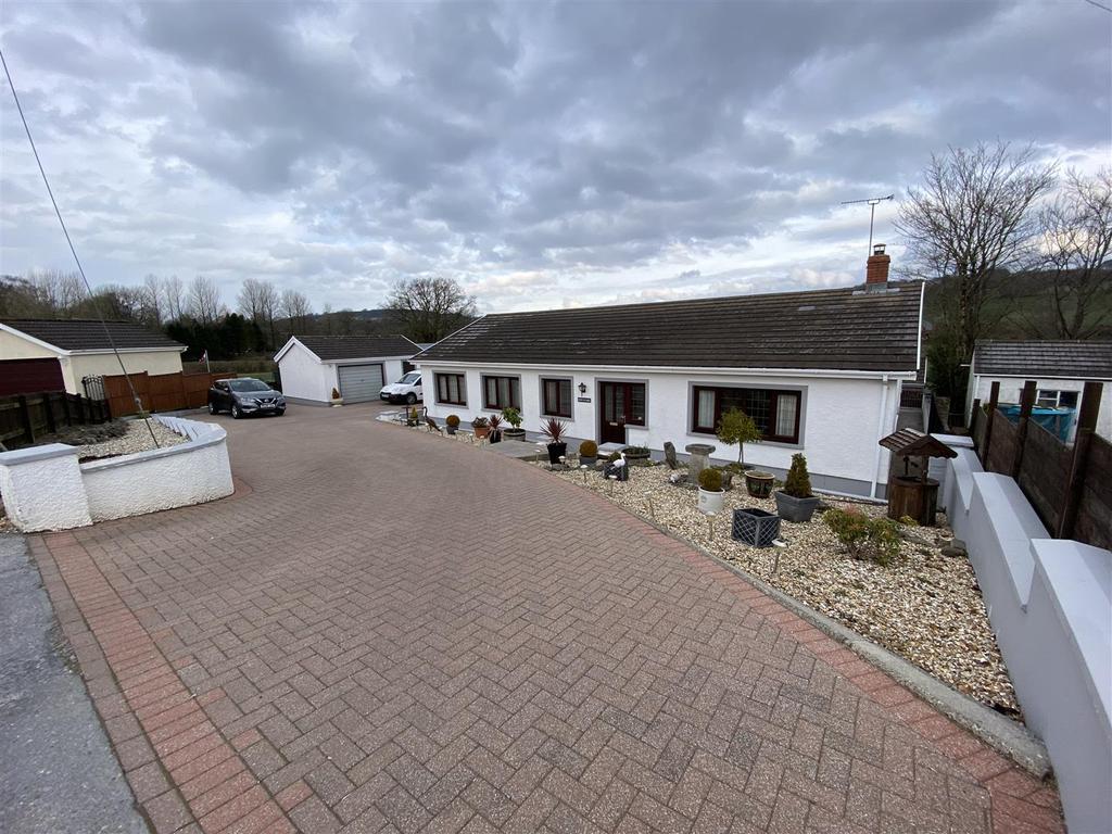 Derwydd Road, Ammanford 4 bed detached bungalow £350,000