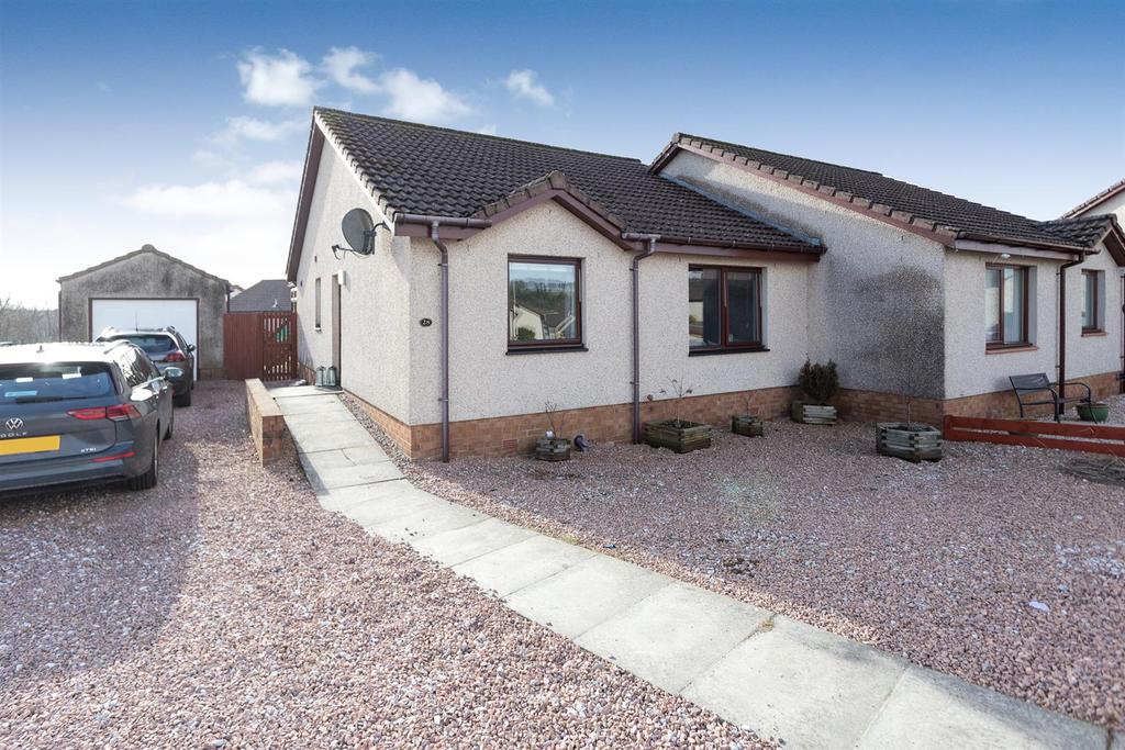 Honeyberry Drive, Rattray, Blairgowrie 2 bed semidetached bungalow £