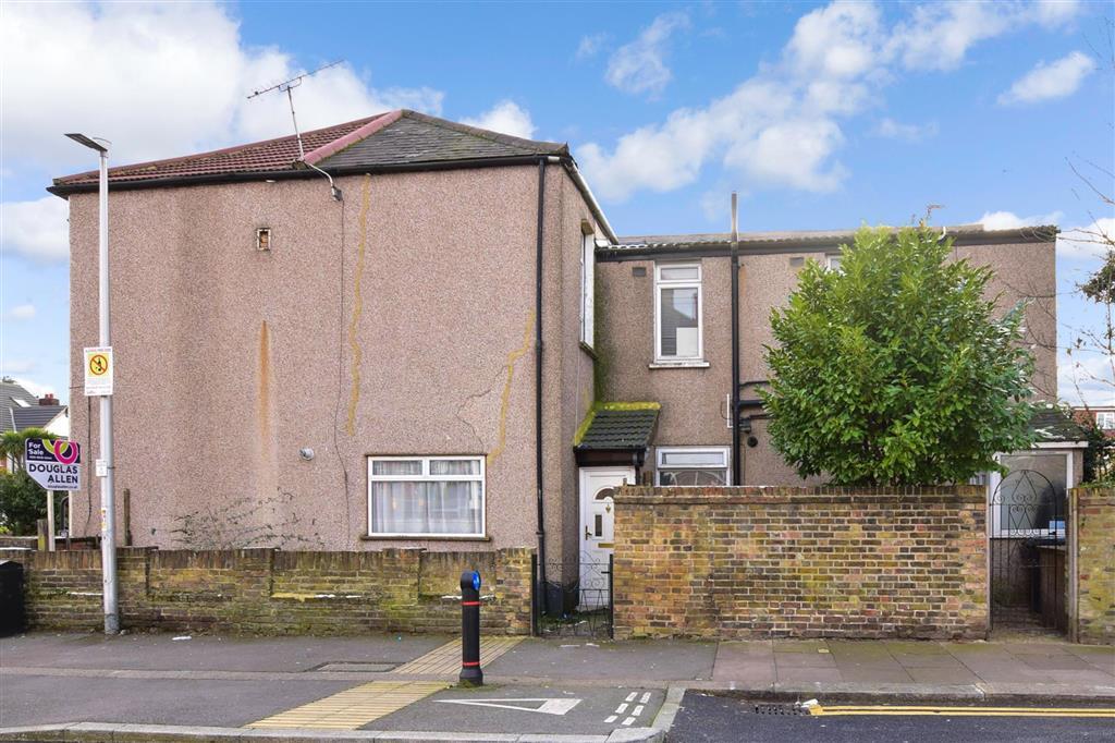 Cranbrook Road, Ilford, Essex 1 bed ground floor flat for sale £220,000