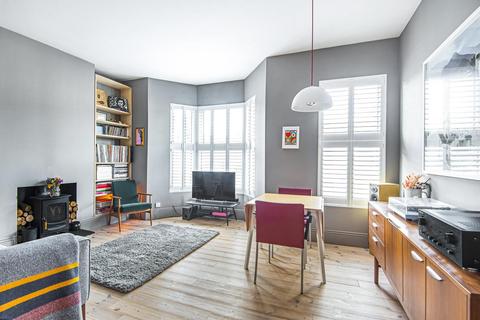 39b Dundalk Road, London, SE4 2JJ