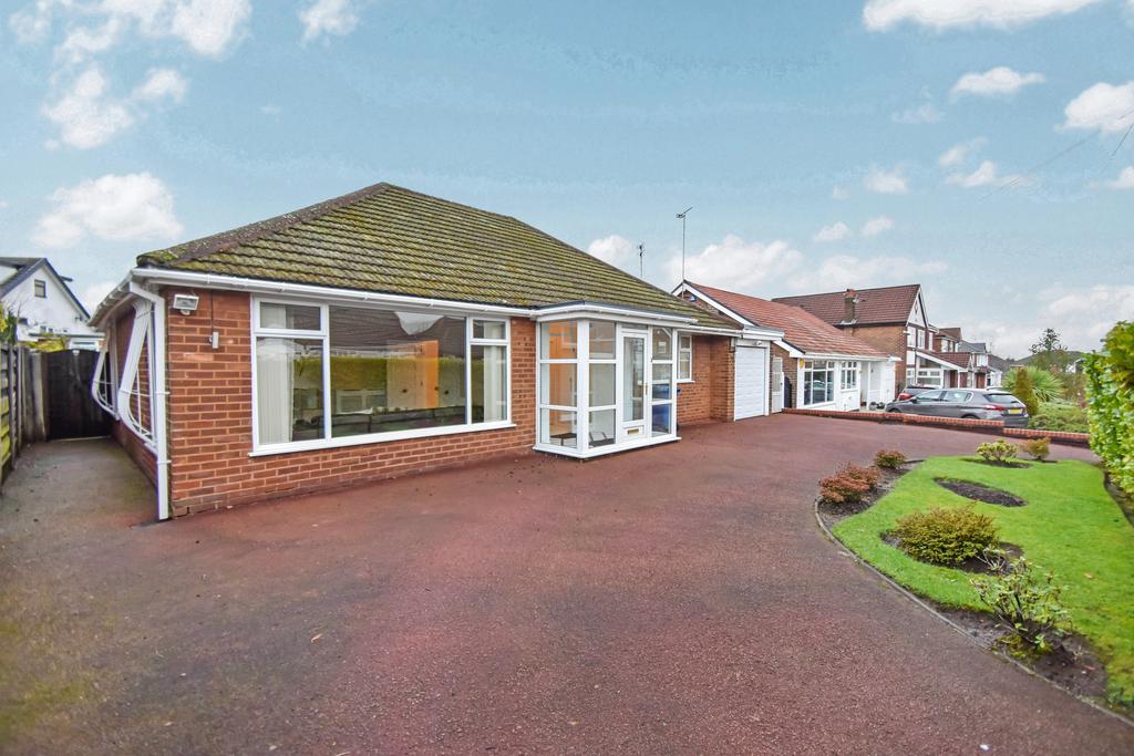 Fairhaven Avenue, Whitefield, M45 2 bed bungalow £450,000