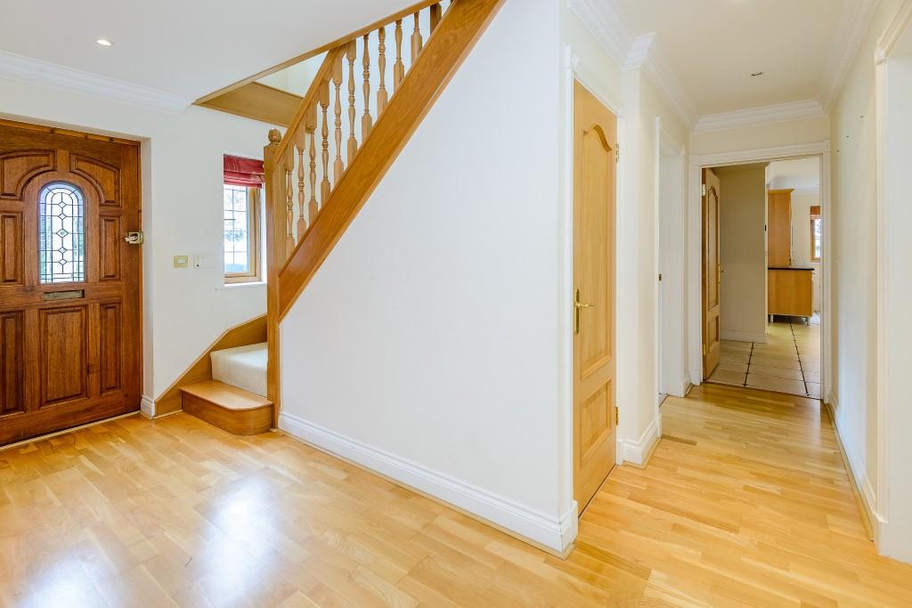 Lime Avenue, Camberley, Surrey 5 bed detached house £3,250 pcm (£750 pw)