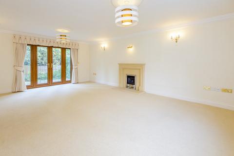 5 bedroom detached house to rent, Lime Avenue, Camberley, Surrey