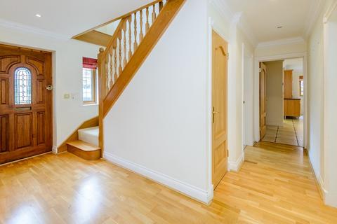 5 bedroom detached house to rent, Lime Avenue, Camberley, Surrey