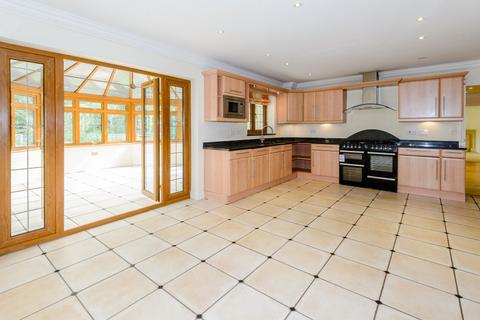 5 bedroom detached house to rent, Lime Avenue, Camberley, Surrey