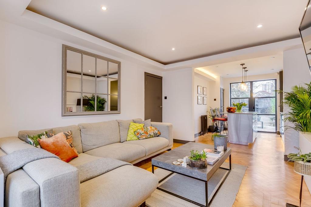Fulwood Gardens, Twickenham 2 bed £550,000