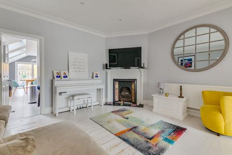 9 Haliburton Road, Twickenham, TW1 1PD