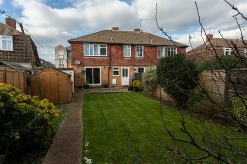 59 Bowes Road, Staines-upon-thames, TW18 3EU