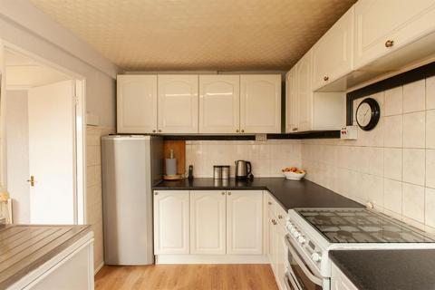 59 Bowes Road, Staines-upon-thames, TW18 3EU