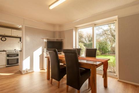 59 Bowes Road, Staines-upon-thames, TW18 3EU