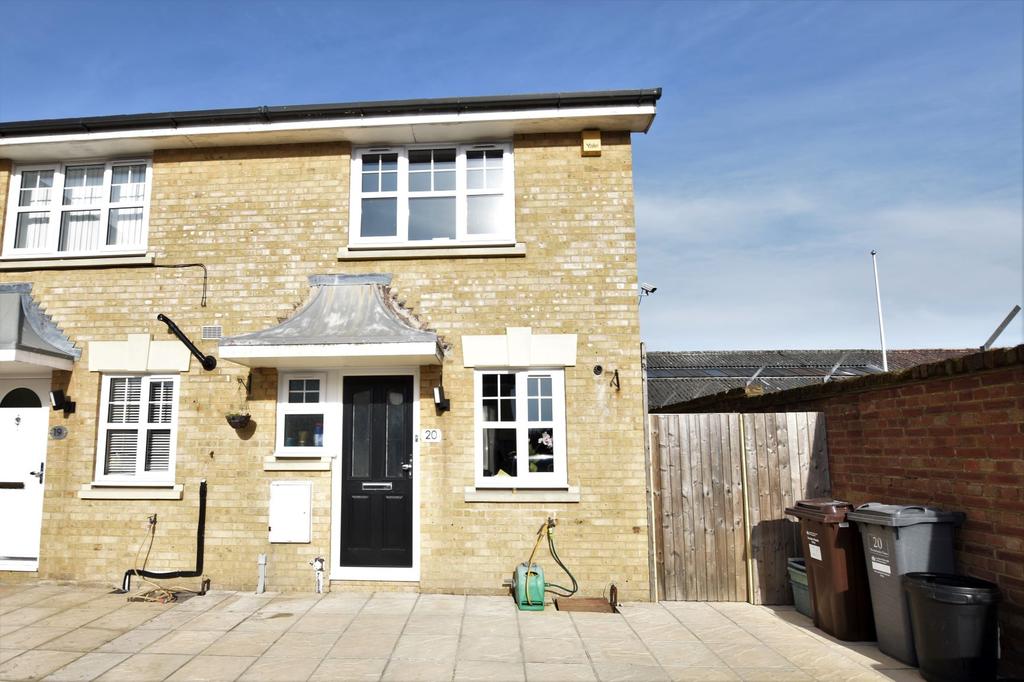 Westminster Close, Feltham, Middlesex, TW14 2 bed end of terrace house