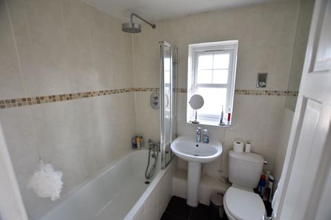 20 Westminster Close, Feltham, TW14 9XD