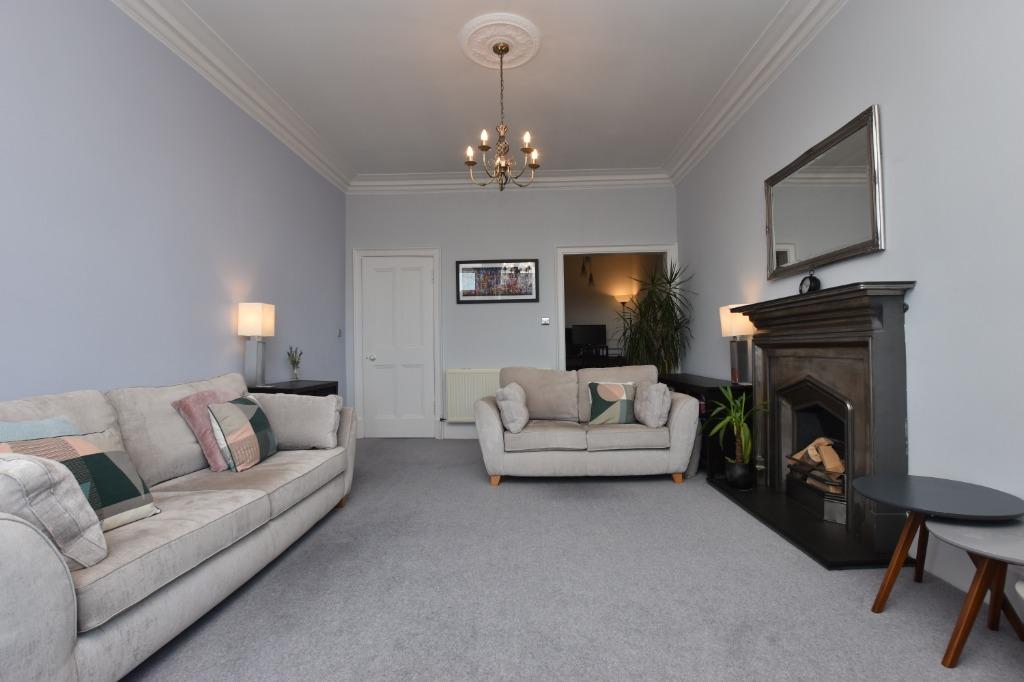 Carriagehill Drive, Flat 2/2, Paisley, Renfrewshire, PA2 6JG 2 bed flat for sale £145,000