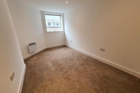 2 bedroom apartment to rent, Merchants Place,  Reading,  RG1