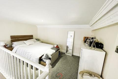 Studio to rent - Leinster Gardens, Bayswater W2
