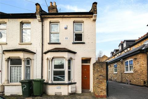 3 bedroom end of terrace house to rent, Glenavon Road, Stratford, London, E15