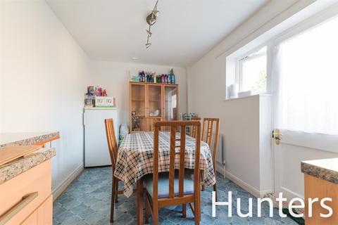 22 Blenheim Way, Isleworth, TW7 5TB
