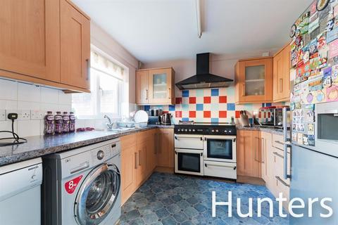 22 Blenheim Way, Isleworth, TW7 5TB