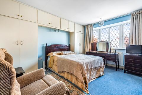 16 Cedarhurst Drive, London, SE9 5LP