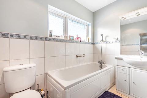 16 Cedarhurst Drive, London, SE9 5LP