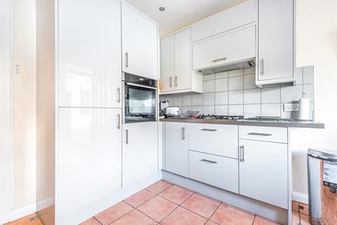 16 Cedarhurst Drive, London, SE9 5LP