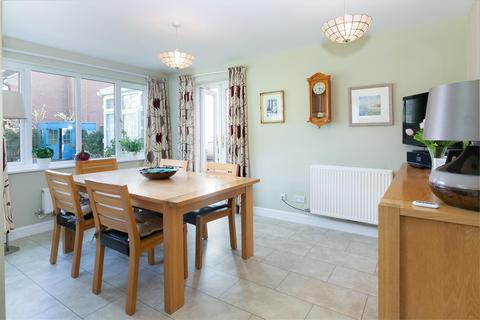 92 Broadmanor, Pocklington, York, YO42 2GB
