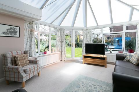 92 Broadmanor, Pocklington, York, YO42 2GB