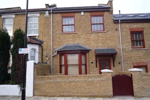4 bedroom terraced house to rent - Chelmer Road, Homerton  E9