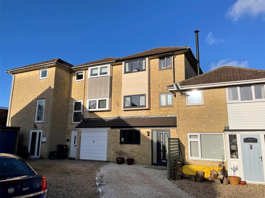 Stratton Heights Stratton Heights, Cirencester, GL7 5 bed terraced house - £1,300 pcm (£ ...