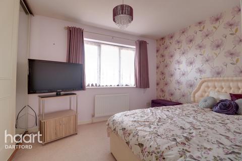 15 Hayes Road, Greenhithe, DA9 9DS