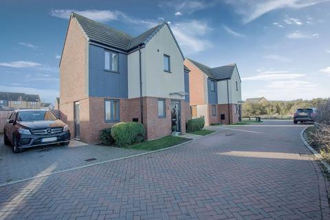 3 bedroom detached house to rent, Glover Drive, Gunthorpe, Peterborough, Cambridgeshire. PE4 7DE