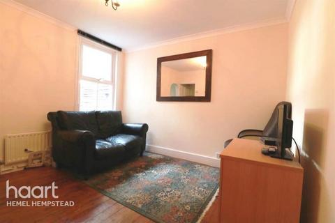 1 bedroom in a house share to rent, Leavesden Road, Watford