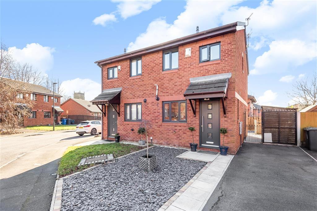 Carders Close, Leigh, WN7 4JX 2 bed semidetached house £135,000