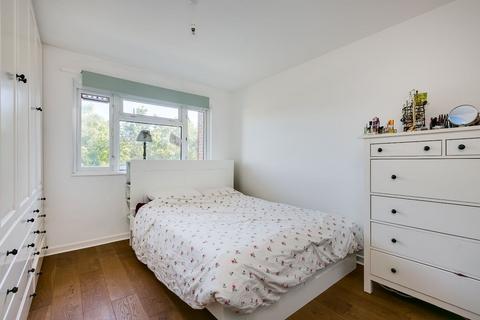 2 bedroom flat to rent, Westfields Avenue, Barnes