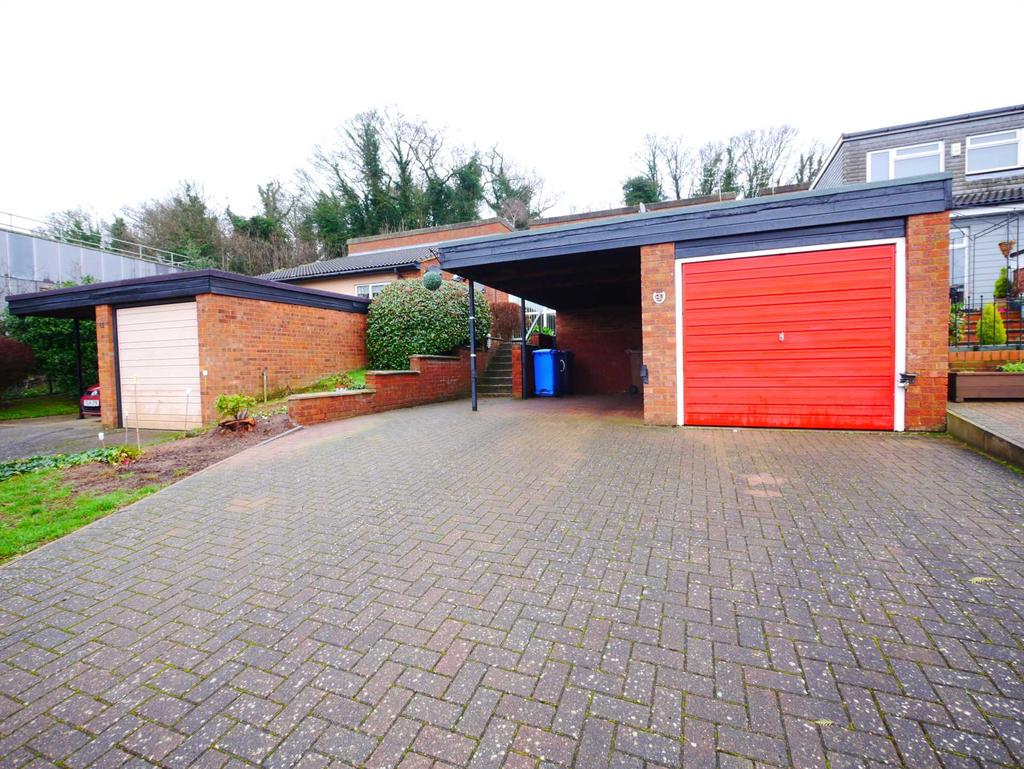 Furness Close, Ipswich 3 bed bungalow £925 pcm (£213 pw)