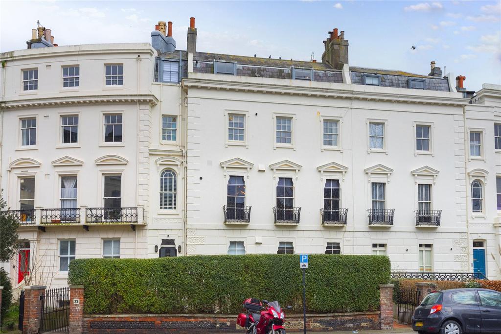 Montpelier Crescent, Brighton, East Sussex, BN1 2 bed apartment £550,000