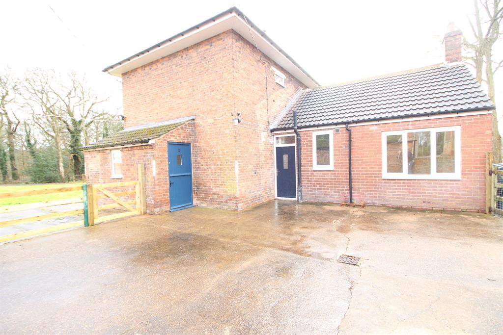 Babworth, Retford, DN22 8JR 3 bed semidetached house £750 pcm (£173 pw)