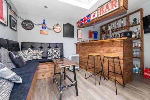 29 Welhouse Road, Carshalton, SM5 1RS