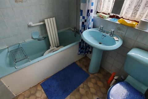 122 Shirley Gardens, Barking, IG11 9XA