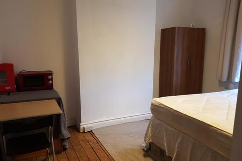 1 bedroom in a house share to rent, ELSPETH ROAD, WEMBLEY, LONDON HA0