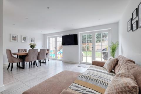 6 Burlingham Square, Worcester, WR5 1EQ