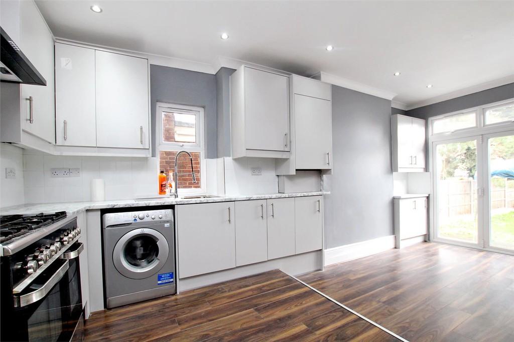 House in London - View 2