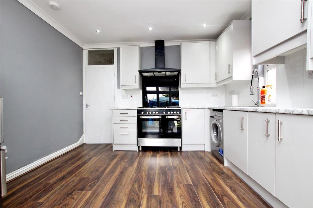 House in London - View 3