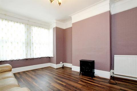 4 bedroom terraced house to rent, Wynndale Road, London